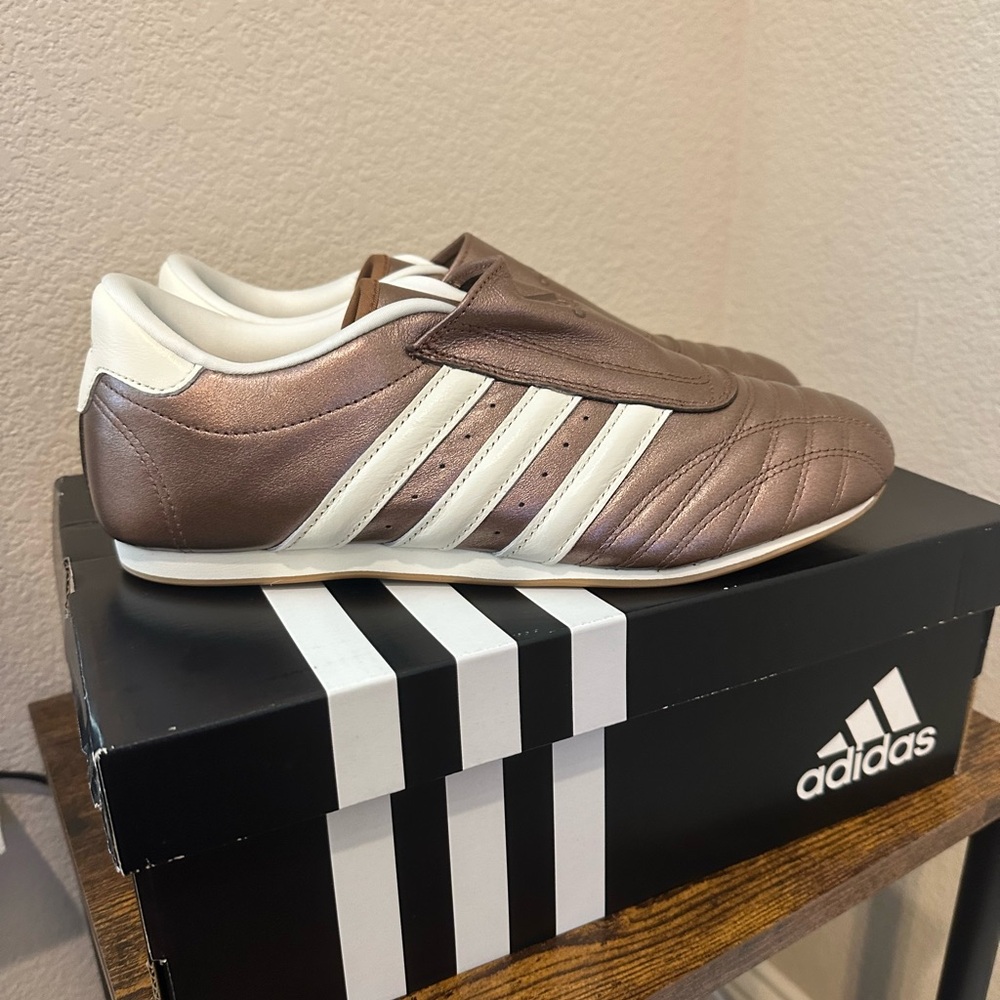 Adidas Taekwondo Woman Size 10